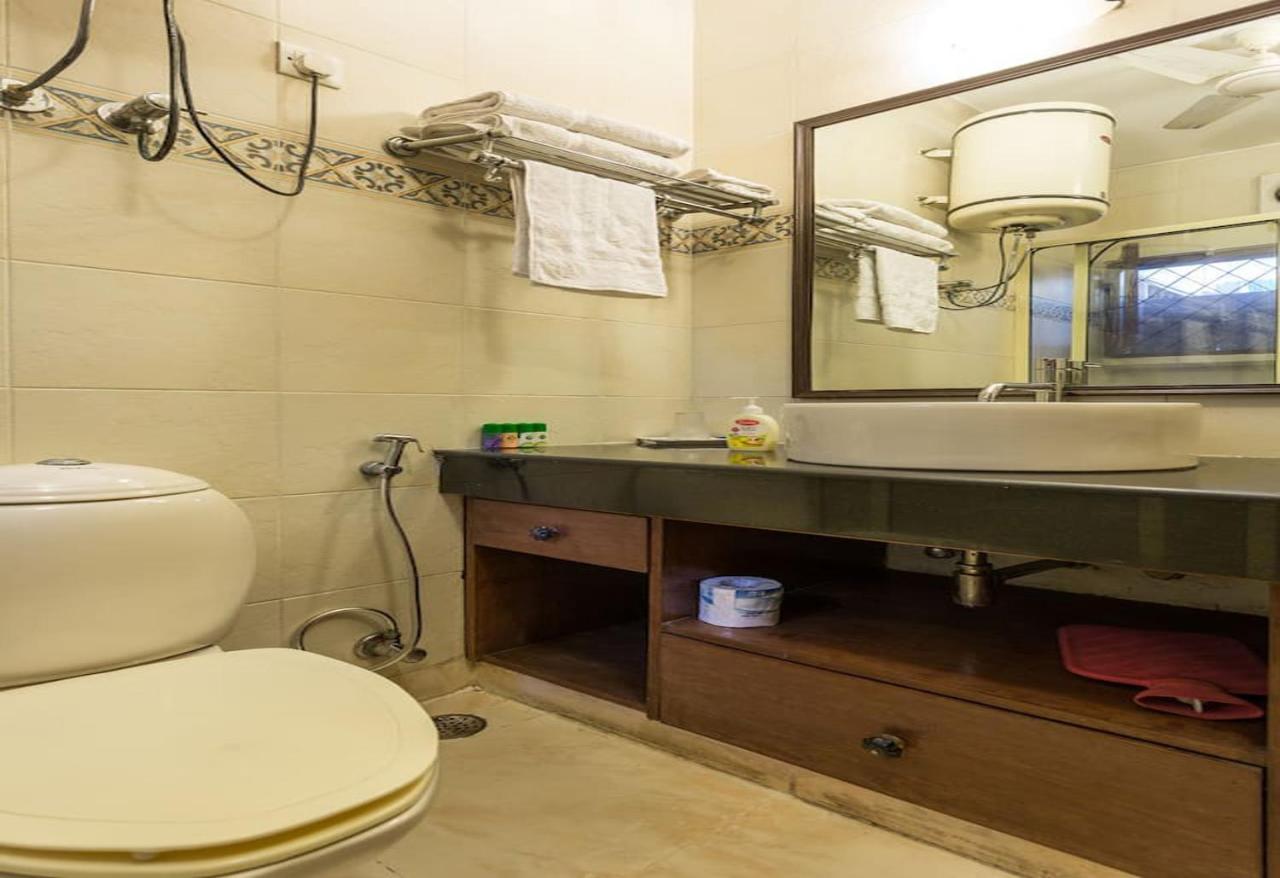 Eleven Bed & Breakfast Nuova Delhi Esterno foto